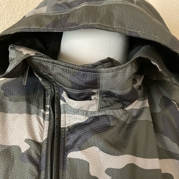 Camouflage jacket windbreaker Emporio Armani convertible jacket to vest size S - Picture 5 of 11